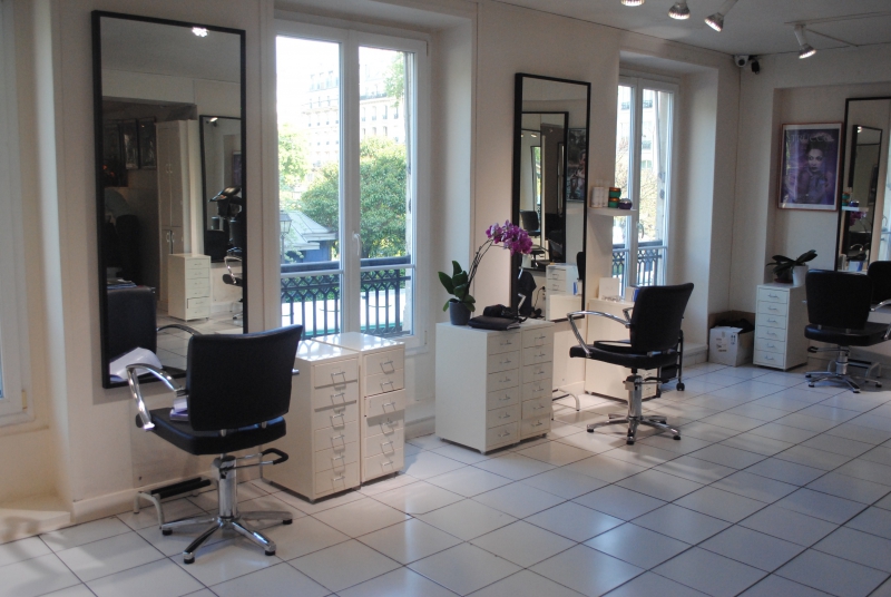 salon-coiffure-LA CRAU-min_floor-home-office-property-living-room-room-781228-pxhere.com